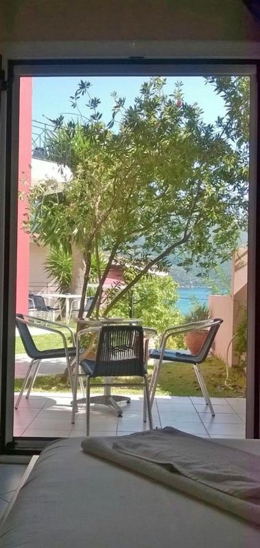 Altina Sea View Apartments 瓦西利基 外观 照片